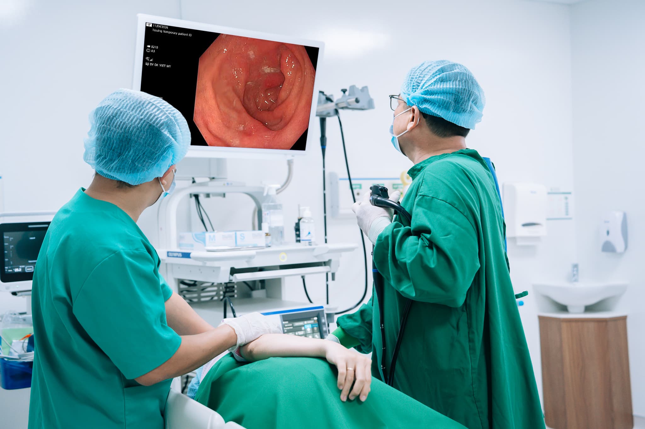 Nội soi gắp xương cá thành công, giúp bệnh nhân thoát cảm giác nuốt vướng kéo dài